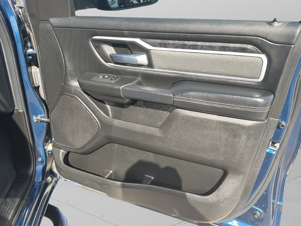 Used 2022 RAM 1500 Big Horn AWD/4WD image 9