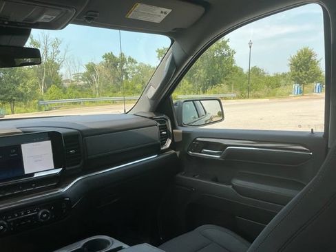 Used 2023 Chevrolet Silverado 1500 RST AWD/4WD image 28