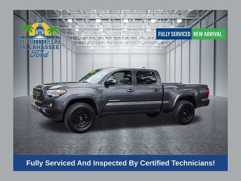 Used 2019 Toyota Tacoma SR5 AWD/4WD image 1