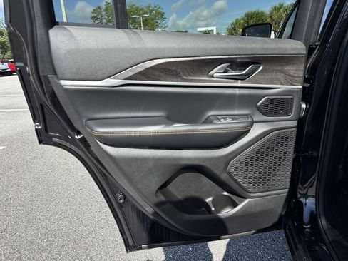 New 2026 Jeep Grand Cherokee Limited AWD/4WD image 10