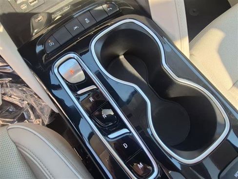 Certified 2021 Buick Envision Avenir image 24