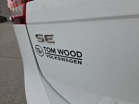 Used 2024 Volkswagen Tiguan SE FWD image 13