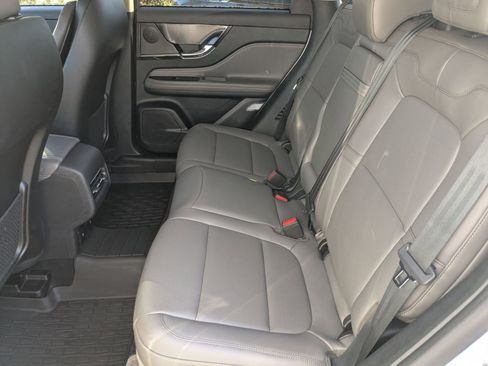 New 2026 Lincoln Corsair Premiere image 17