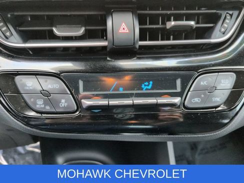 Used 2021 Toyota C-HR LE FWD image 18