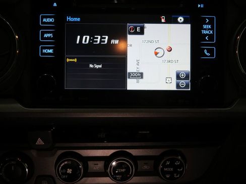 Used 2016 Toyota Tacoma TRD Sport w/ Towing Package AWD/4WD image 19