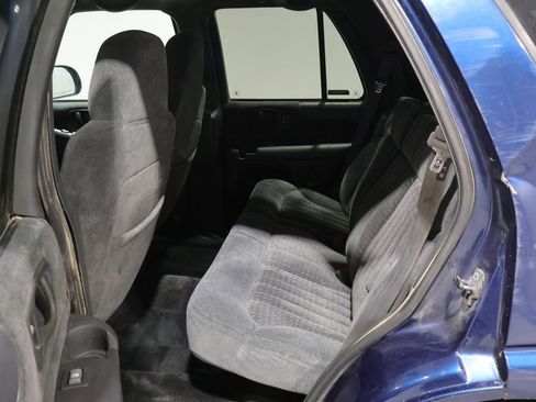 Used 2000 Chevrolet Blazer LS w/ LS Preferred Equipment Group AWD/4WD image 17