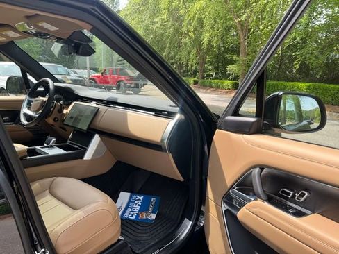 Certified 2026 Land Rover Range Rover Long Wheelbase SE AWD/4WD image 10