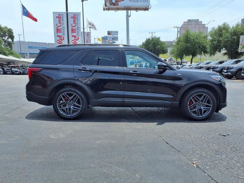 Certified 2025 Ford Explorer ST-Line w/ ST-Line Street Pack AWD/4WD image 5