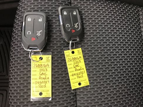 Used 2023 GMC Acadia SLE w/ Driver Convenience Package image 25