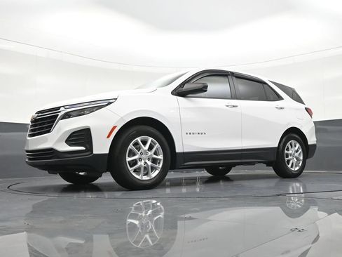 Used 2024 Chevrolet Equinox LS FWD image 25