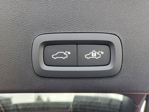 New 2026 Volvo XC40 B5 Plus w/ Protection Package Premier image 34