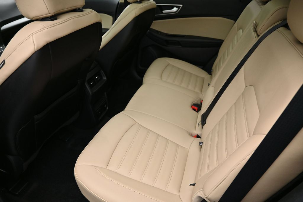 Used 2020 Ford Edge SEL w/ Convenience Package AWD/4WD image 22