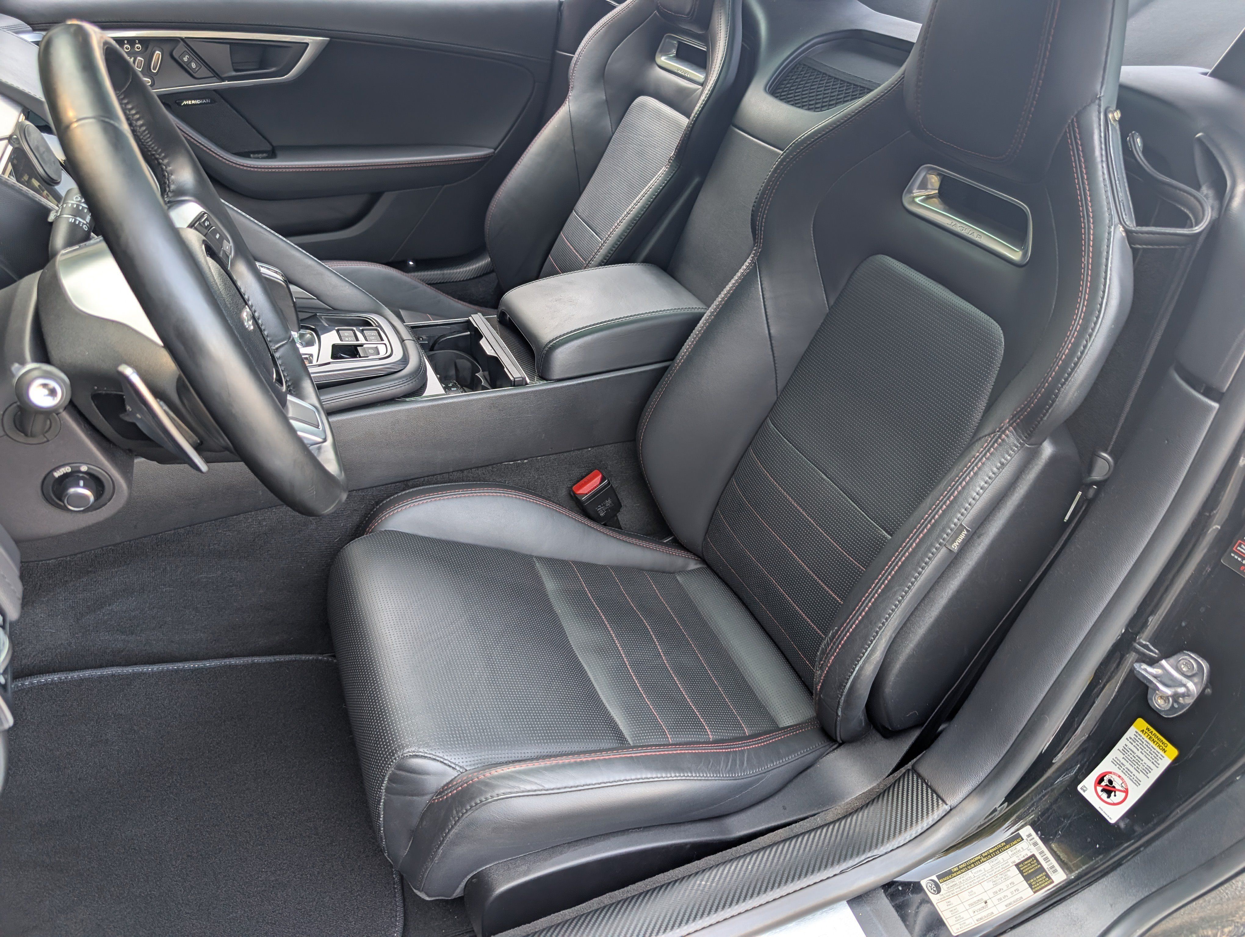 Used 2018 Jaguar F-TYPE R-Dynamic RWD image 17