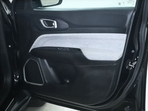 Used 2023 Jeep Compass Latitude AWD/4WD image 33