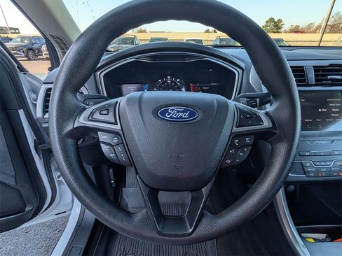 Used 2019 Ford Fusion SE image 11