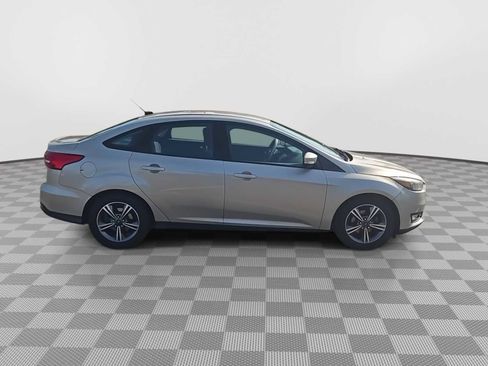 Used 2017 Ford Focus SE FWD image 9