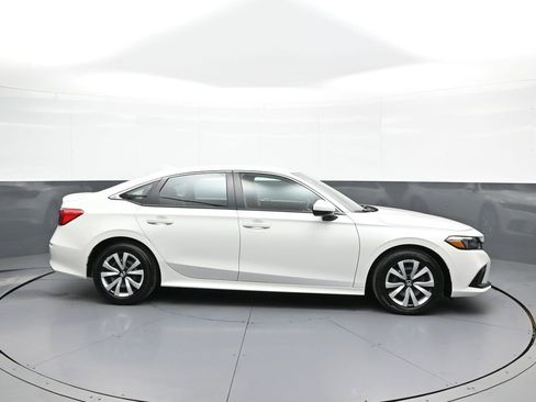 Used 2023 Honda Civic LX image 5