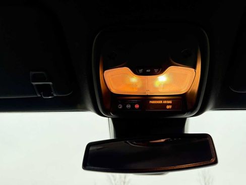 Used 2025 Chevrolet Colorado Z71 w/ Technology Package image 25