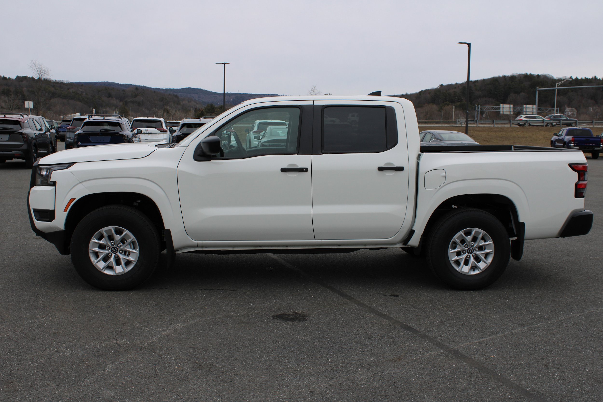 Used 2026 Nissan Frontier S w/ S Utility Package AWD/4WD image 6