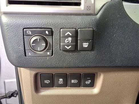 Used 2023 Lexus GX 460 Premium image 28