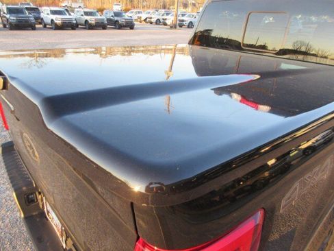 Used 2022 Ford F150 Lariat w/ Equipment Group 502A High AWD/4WD image 17