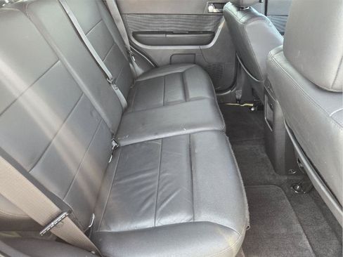 Used 2011 Ford Escape Limited w/ 301A Rapid Spec Order Code FWD image 28