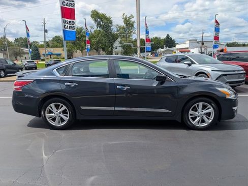 Used 2015 Nissan Altima 2.5 SV FWD image 6