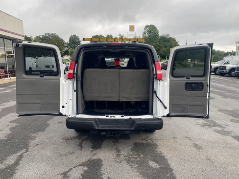 Used 2018 Chevrolet Express 3500 LS RWD image 30