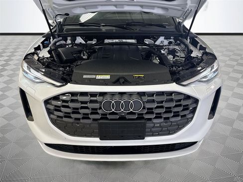 Certified 2025 Audi Q5 Premium w/ Convenience Package AWD/4WD image 31