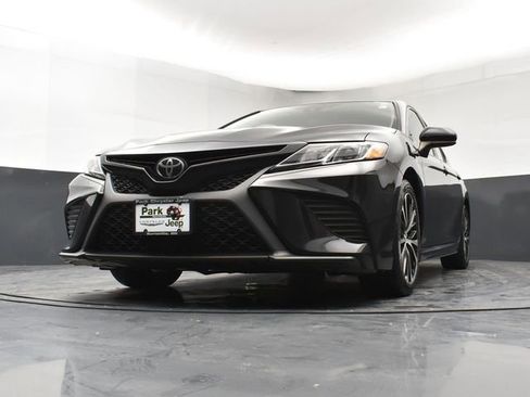 Used 2019 Toyota Camry SE image 20