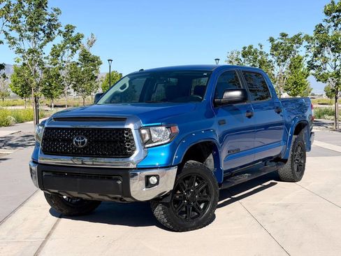Used 2018 Toyota Tundra SR5 w/ SR5 Upgrade Package AWD/4WD image 1