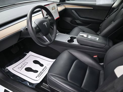 Used 2022 Tesla Model 3 image 23