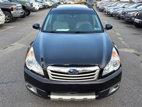 Used 2010 Subaru Outback 2.5i Limited AWD/4WD image 3
