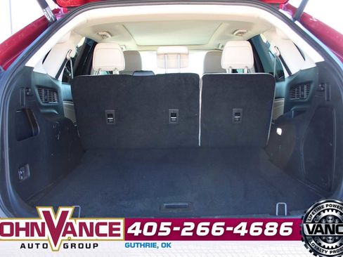 Used 2022 Ford Edge Titanium image 9