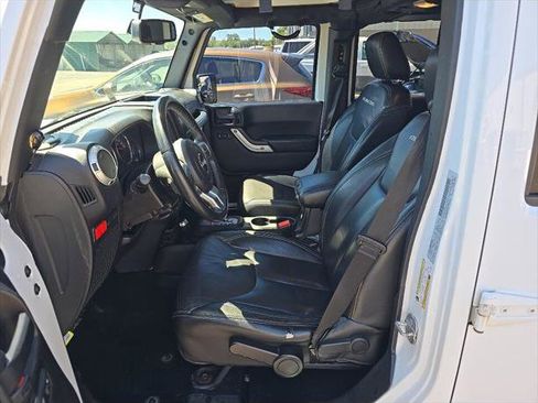 Used 2016 Jeep Wrangler Unlimited Rubicon AWD/4WD image 13