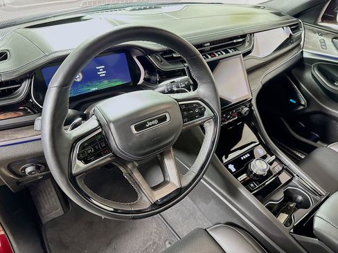 Used 2023 Jeep Grand Cherokee Overland w/ Advanced Protech Group III image 15