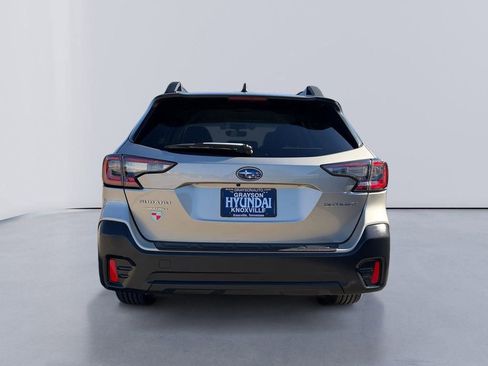 Used 2020 Subaru Outback Premium image 4