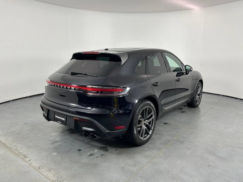 Certified 2025 Porsche Macan AWD/4WD image 7