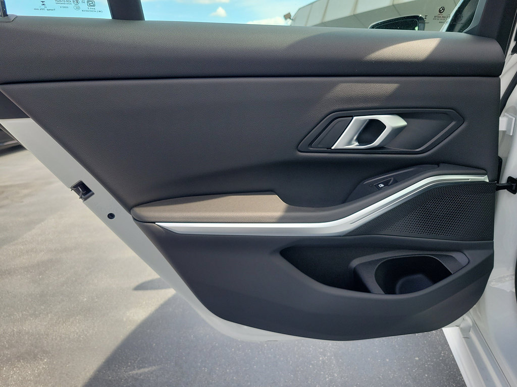 Used 2026 BMW 330i Sedan w/ M Sport Package RWD image 15