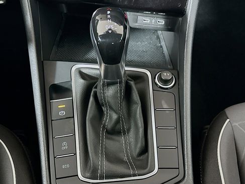 Used 2025 Volkswagen Jetta Sport image 25