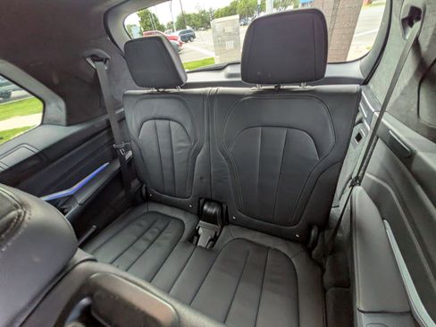 Used 2020 BMW X7 xDrive40i w/ M Sport Package AWD/4WD image 30