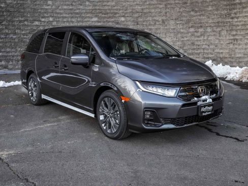New 2026 Honda Odyssey Touring image 2