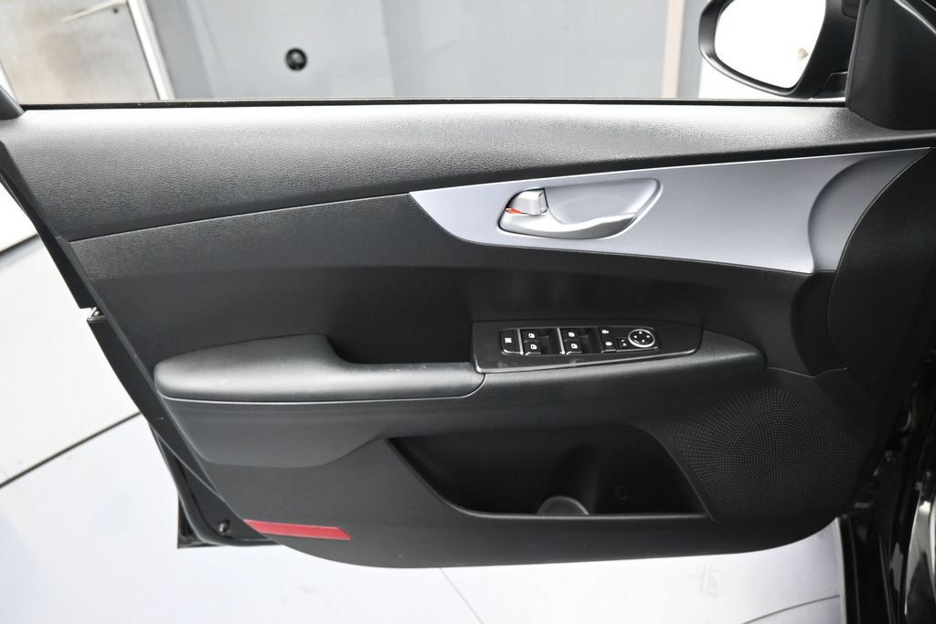 Used 2024 Kia Forte LXS w/ LXS Technology Package FWD image 13