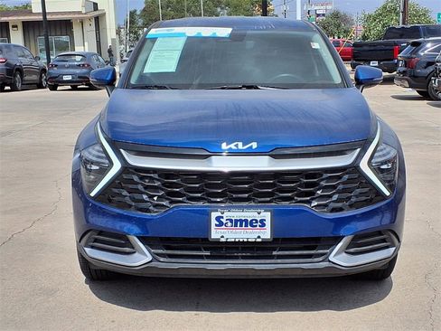 Used 2025 Kia Sportage EX image 2