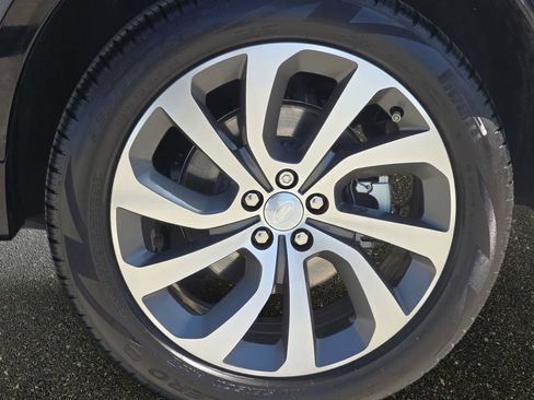 Certified 2025 Land Rover Discovery Sport Dynamic SE AWD/4WD image 37