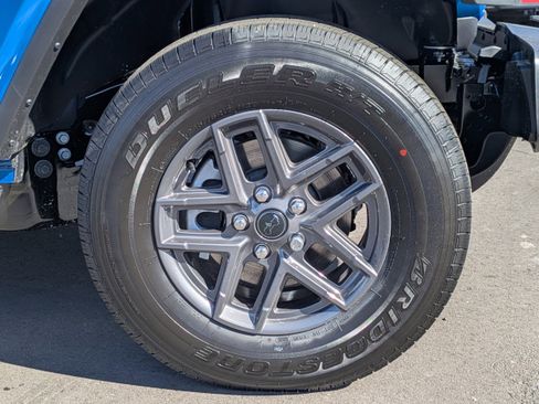 New 2026 Jeep Gladiator Sport image 11