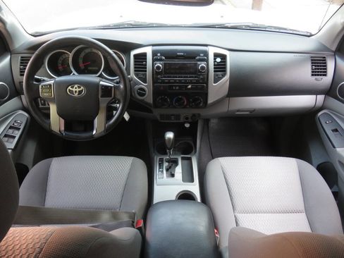 Used 2012 Toyota Tacoma 4x4 Double Cab image 11