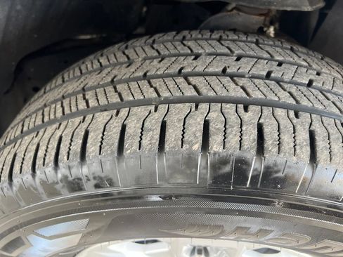 Certified 2024 Nissan Frontier SV AWD/4WD image 34