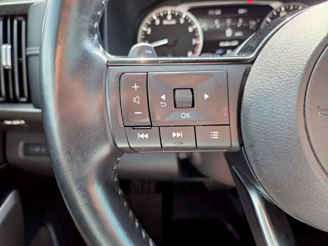 Used 2022 Nissan Pathfinder Platinum w/ Cargo Package AWD/4WD image 32