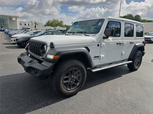 Used 2024 Jeep Wrangler Unlimited Sport AWD/4WD image 6